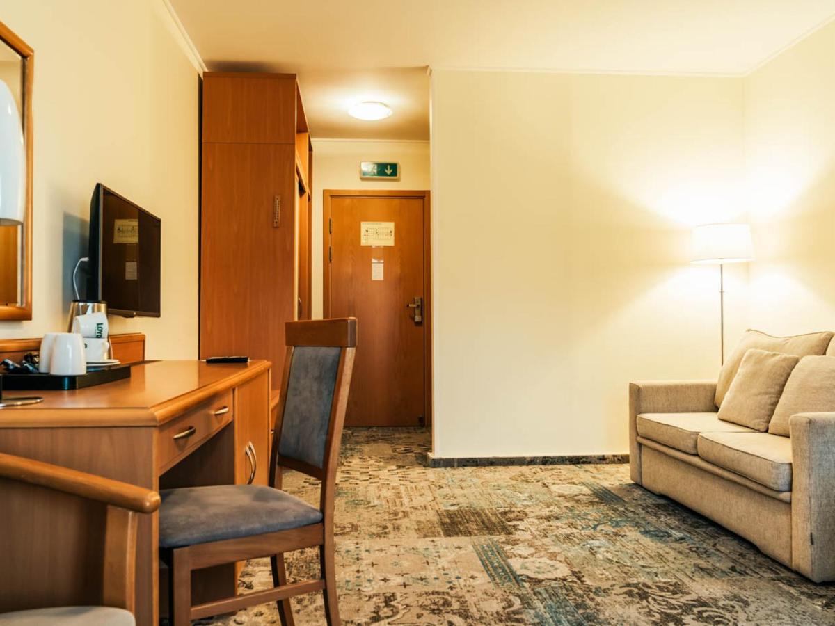 Hotel Mragowo Resort&Spa Экстерьер фото